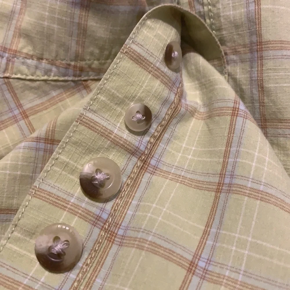 Columbia Sportswear Short Sleeve Button Down Shirt